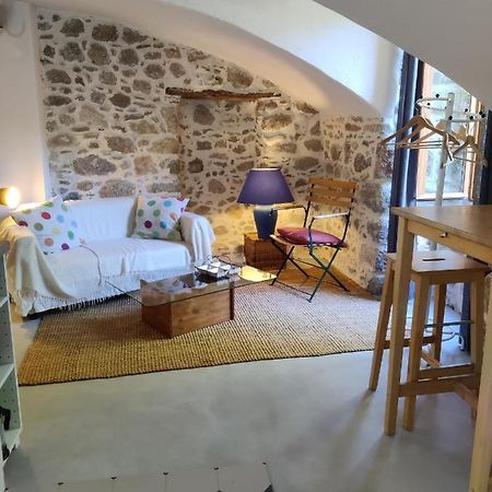 Rendez-vous sous le tilleul, en Cevennes. Molieres-Cavaillac Extérieur photo
