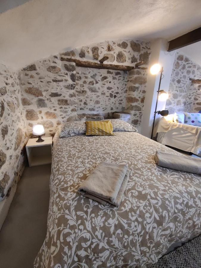 Rendez-vous sous le tilleul, en Cevennes. Molieres-Cavaillac Extérieur photo