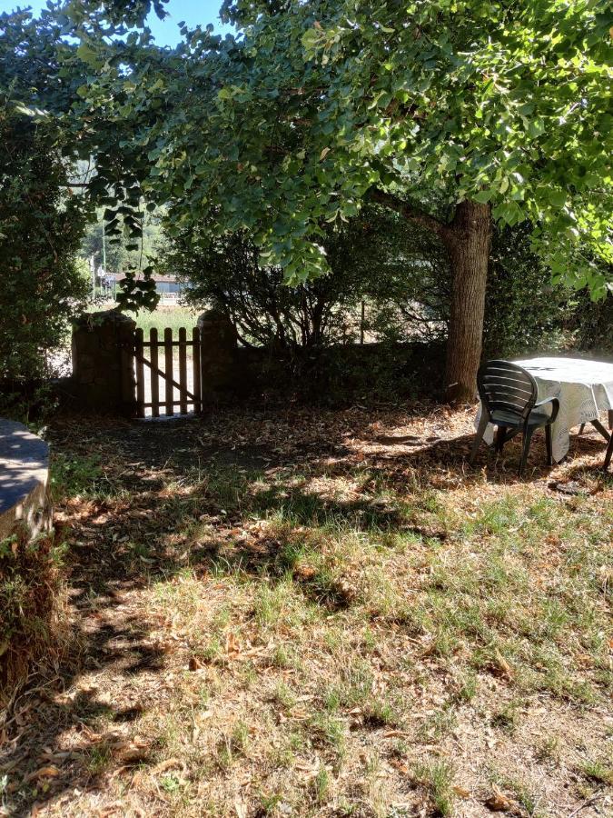 Rendez-vous sous le tilleul, en Cevennes. Molieres-Cavaillac Extérieur photo